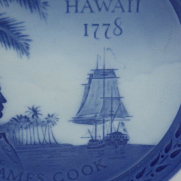 Royal Copenhagen Collector Plate/ Hawaii/ Blue and White/ Denmark - Picture 4 of 6